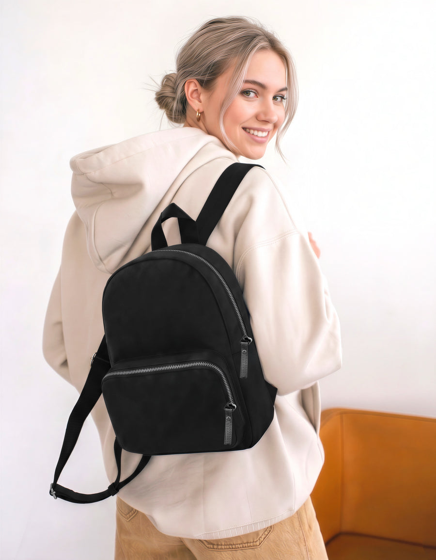 Mini Mochila Casual Mujer y Hombre · Negra · 33 × 23 cm con Correas Ajustables