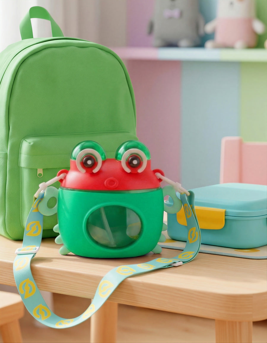 Vaso Infantil 450 ml con Popote y Correa Ajustable · Diseño de Rana color Verde