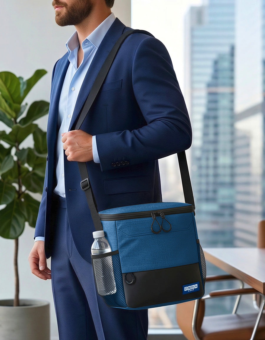 Lonchera Térmica con Correa · Bolsa Cooler con Portabotella · 31 × 21 × 15.5 cm color Azul Marino