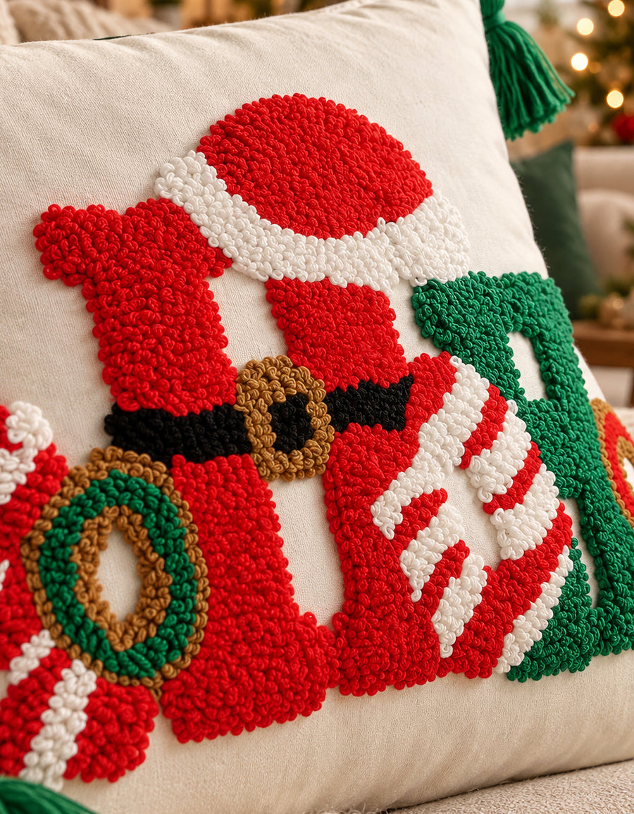 Cojín Navideño diseño HO HO con pompones