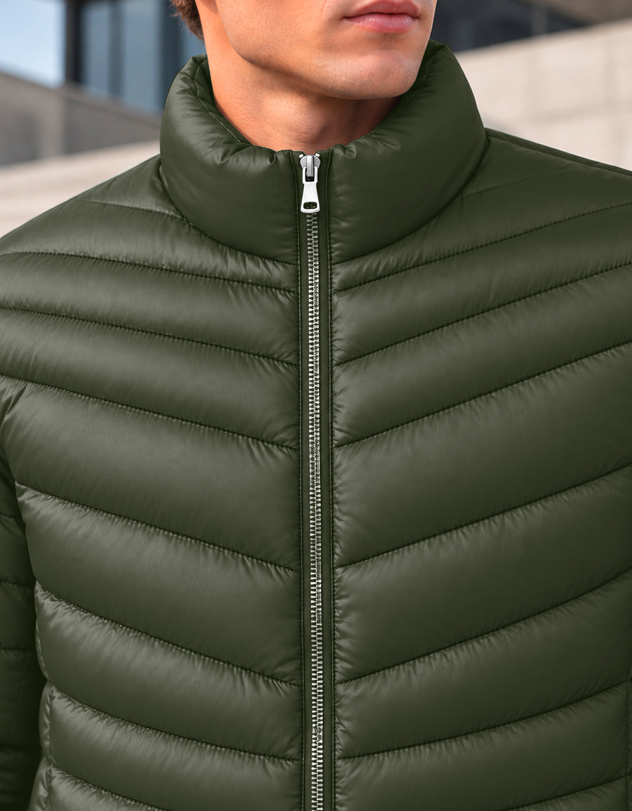 Chamarra Acolchada Hombre Ligera e Impermeable · Cuello Alto color Verde Militar
