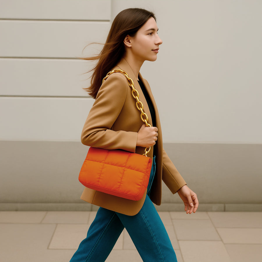 Bolsa Acolchada Mujer con Cadena Dorada · Bandolera 25 × 16 cm color Naranja