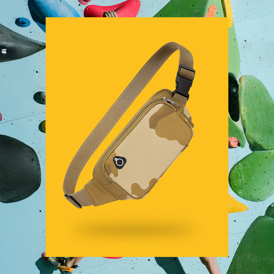 Cangurera Riñonera Deportiva Camuflaje · 3 Bolsillos y Salida para Audífonos color Camuflaje Arena