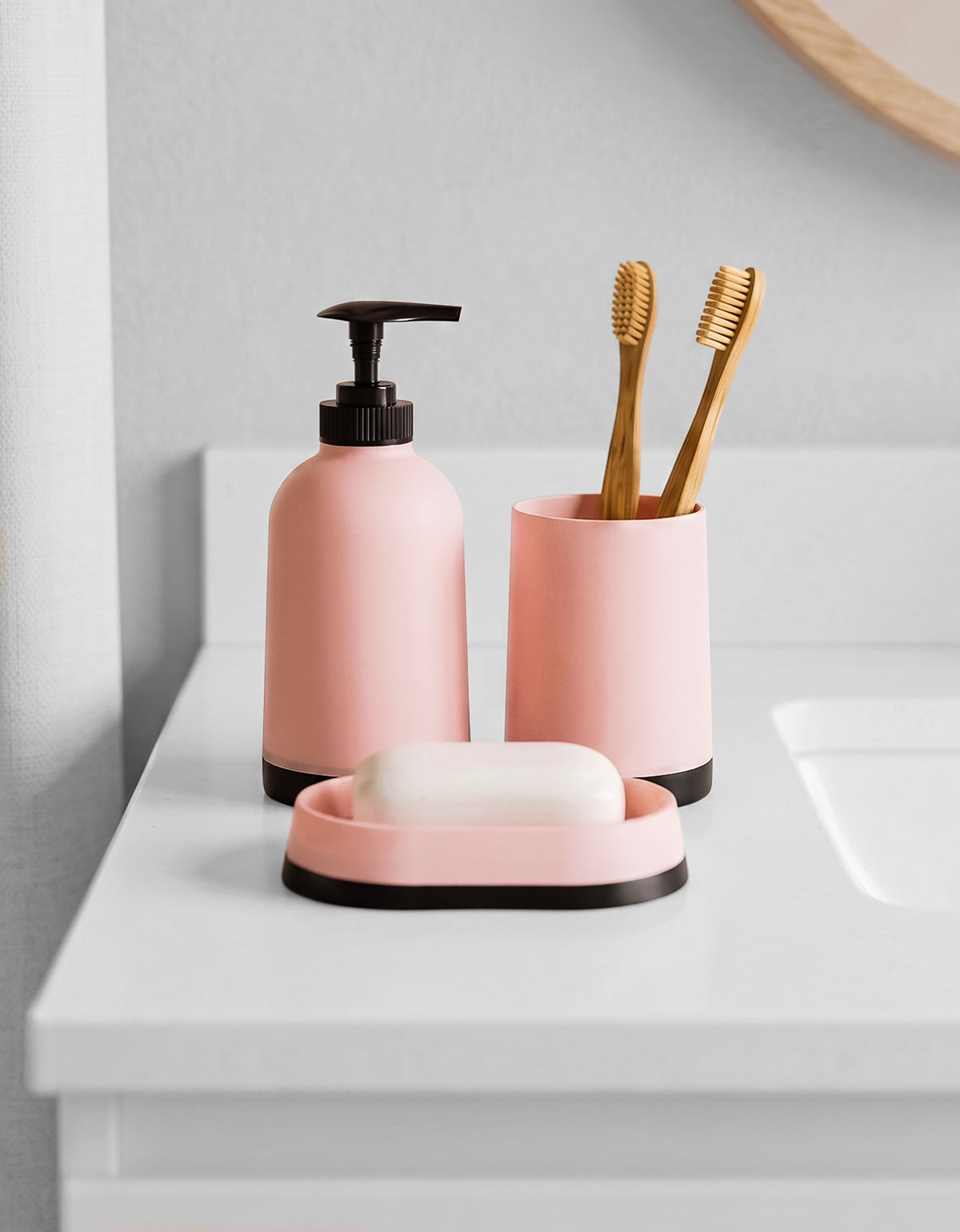 Set de Baño 6 Piezas Rosa · Cortina, Tapete, Organizador, Dispensador, Vaso y Jabonera