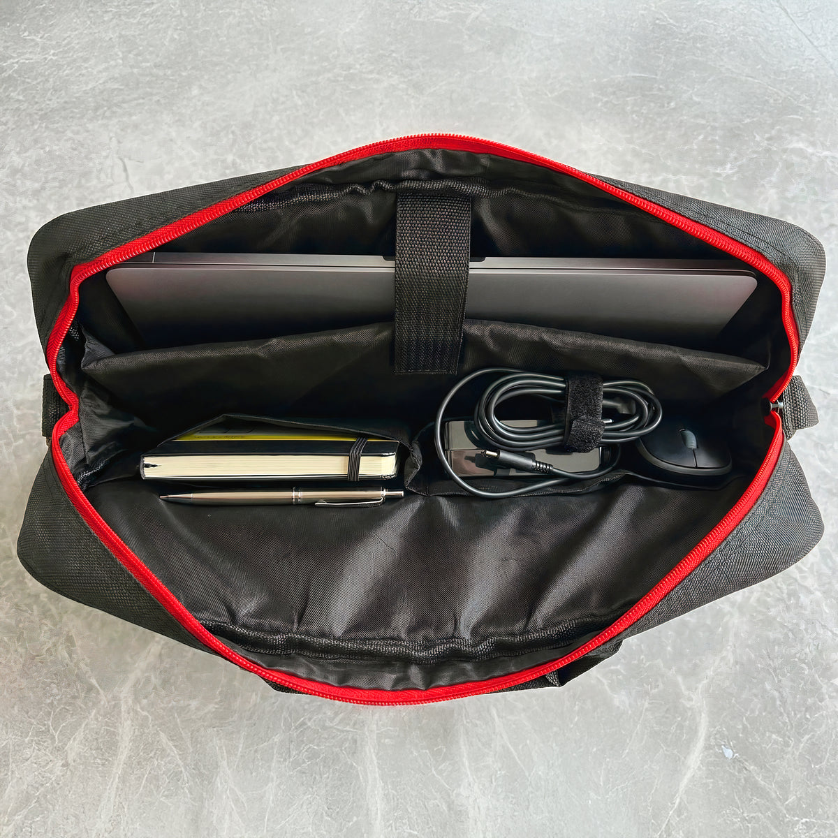 Maletín para Laptop 15.6" · Portafolio con Correa para Hombro · Negro