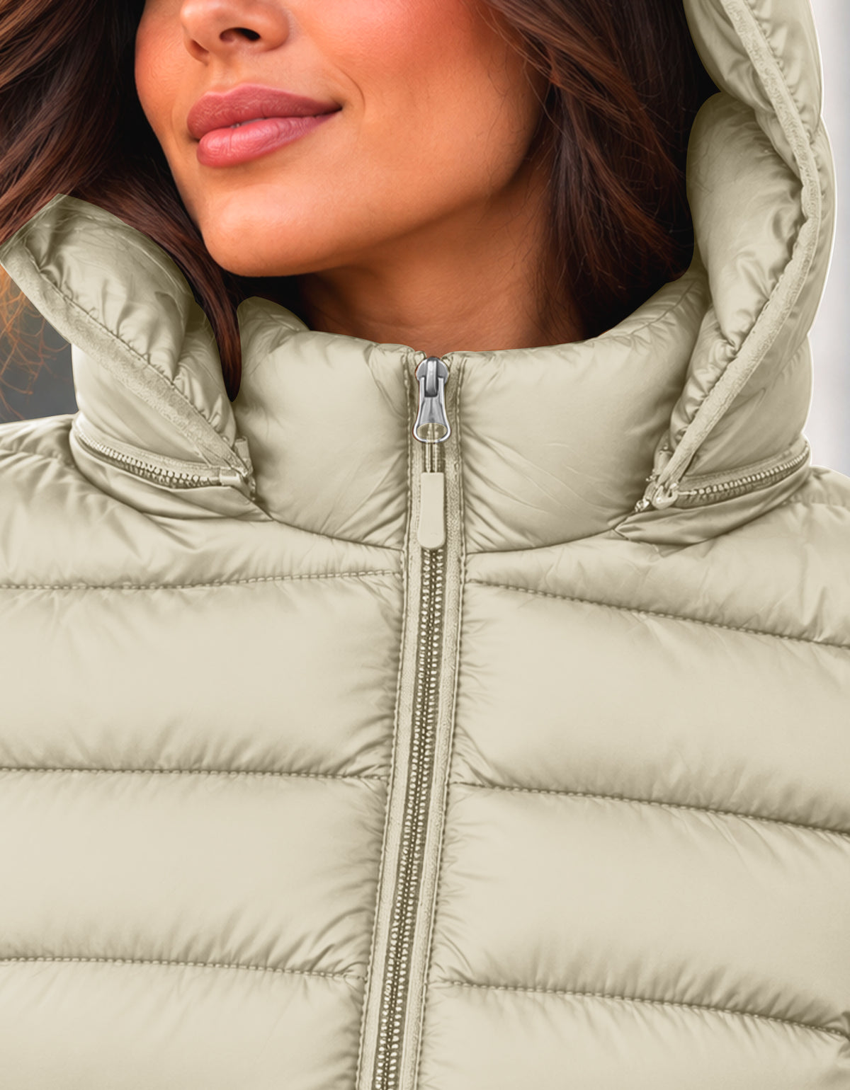 Chamarra Acolchada Mujer con Capucha · Ligera y Entallada color Beige