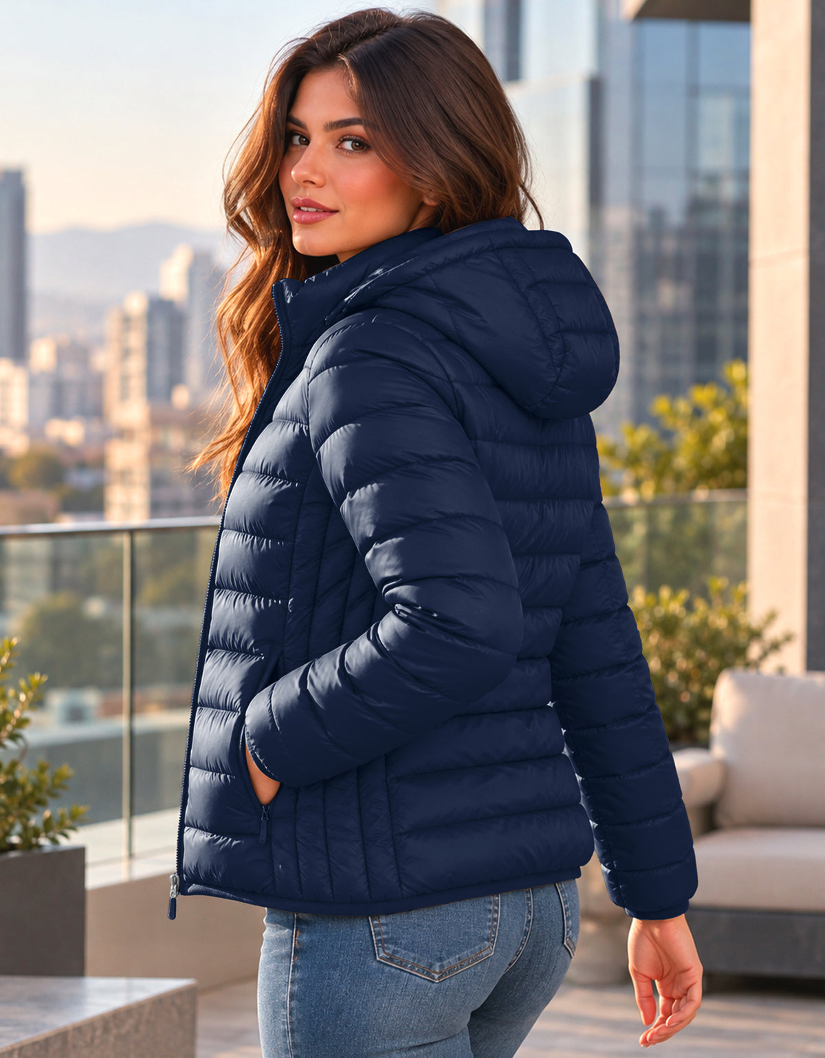 Chamarra Acolchada Mujer con Capucha · Ligera y Entallada color Azul Marino