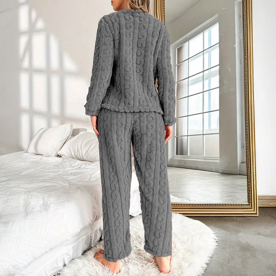 Pijama Afelpada Mujer Textura Trenzada · Suéter y Pantalón Tipo Peluche · Talla G/XG color Gris