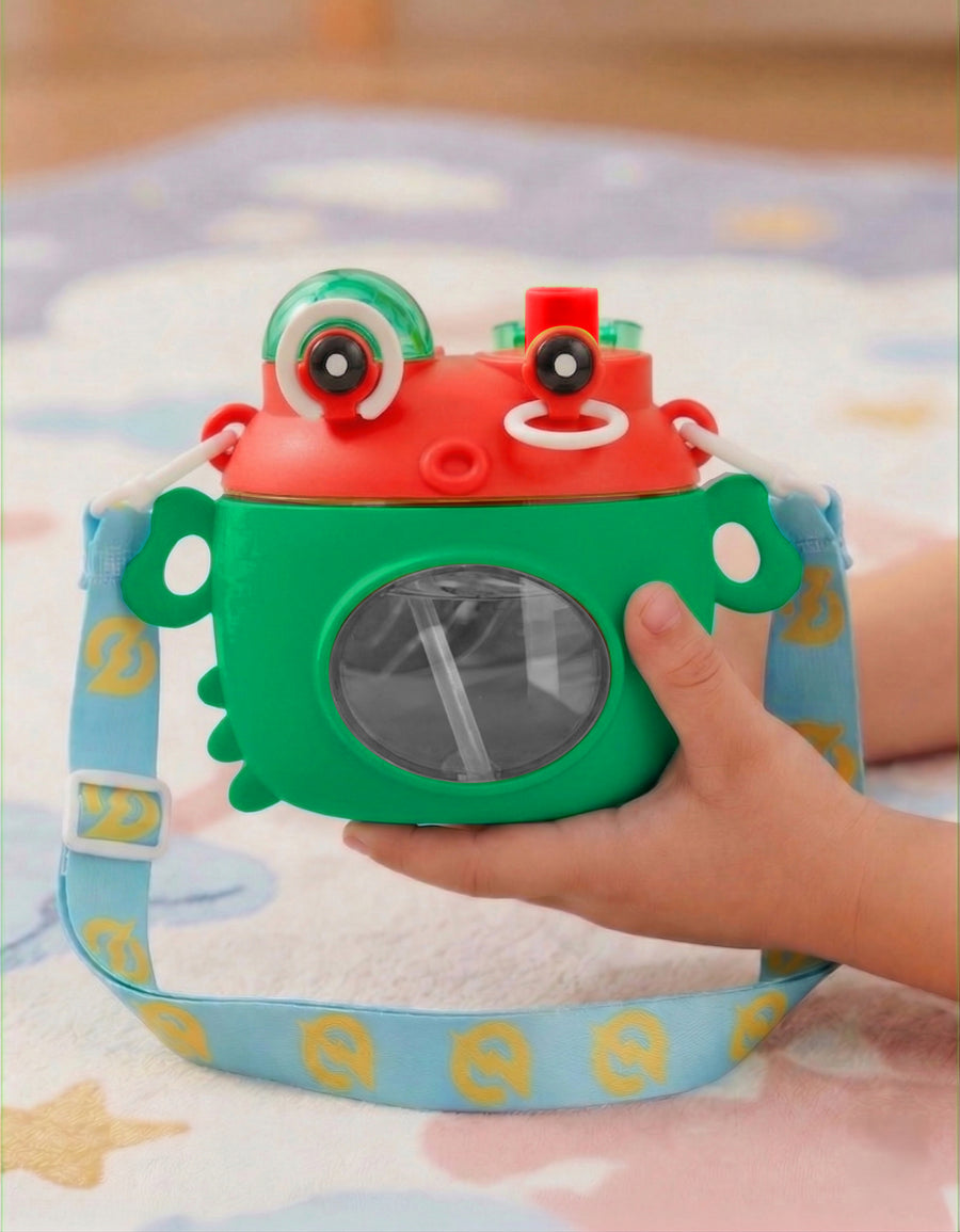 Vaso Infantil 450 ml con Popote y Correa Ajustable · Diseño de Rana color Verde