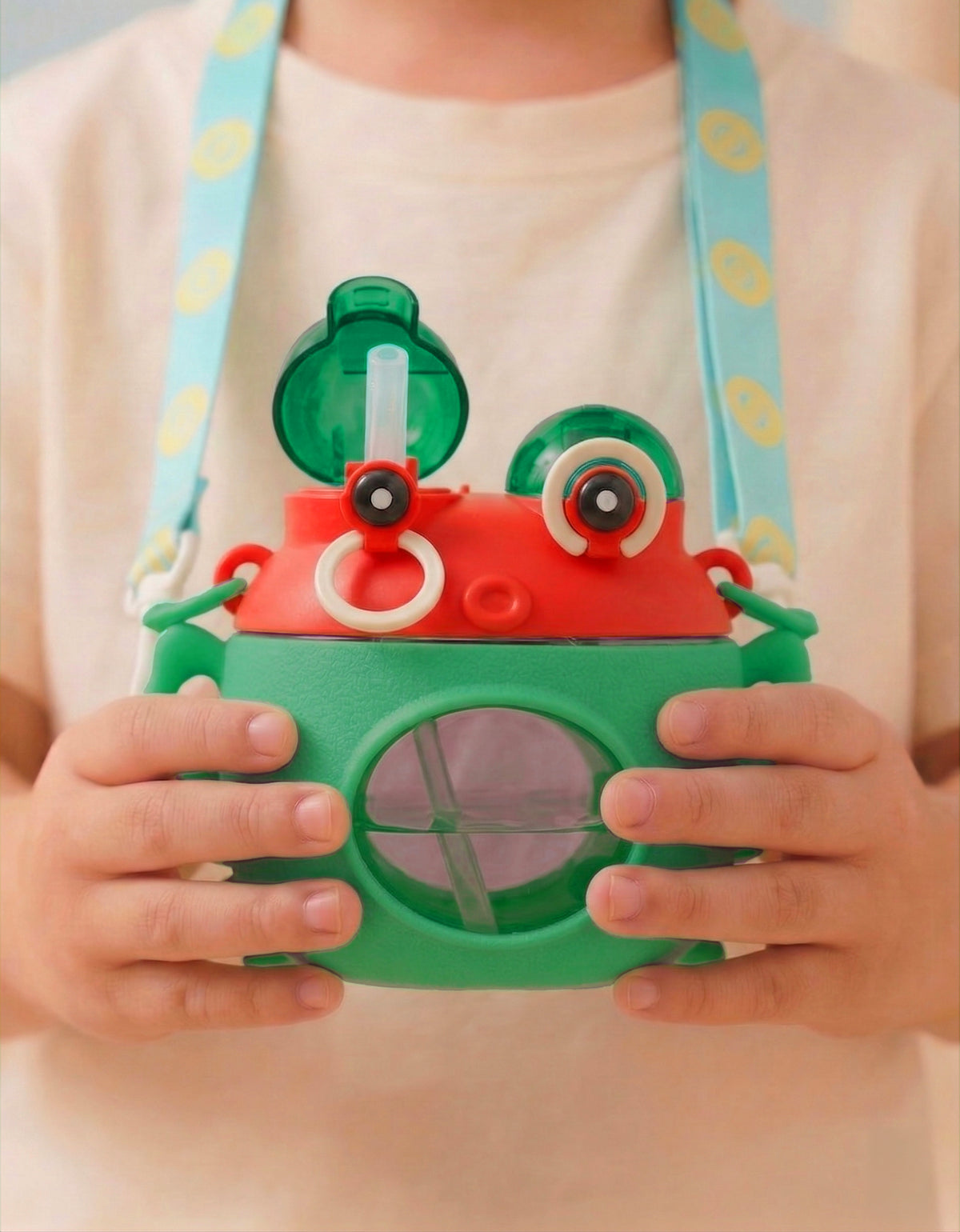 Vaso Infantil 450 ml con Popote y Correa Ajustable · Diseño de Rana color Verde