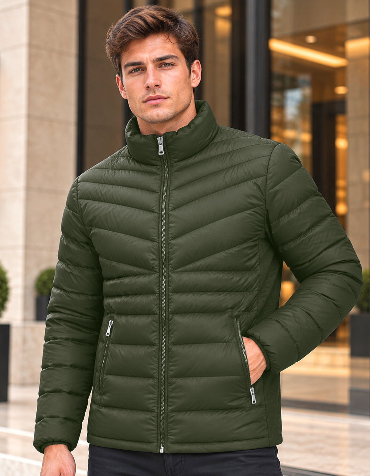 Chamarra Acolchada Hombre Ligera e Impermeable · Cuello Alto color Verde Militar