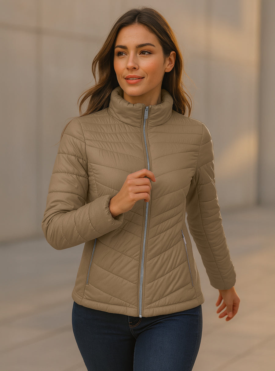Chamarra Acolchada Mujer Ligera e Impermeable · Cuello Alto color Beige