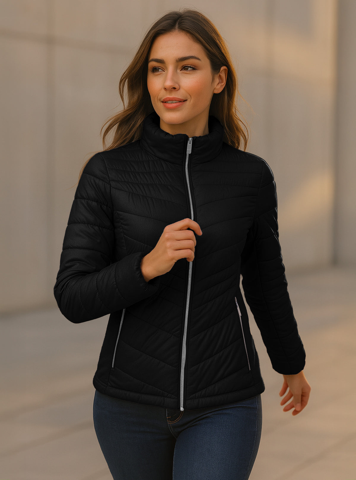 Chamarra Acolchada Mujer Ligera e Impermeable · Cuello Alto color Negro