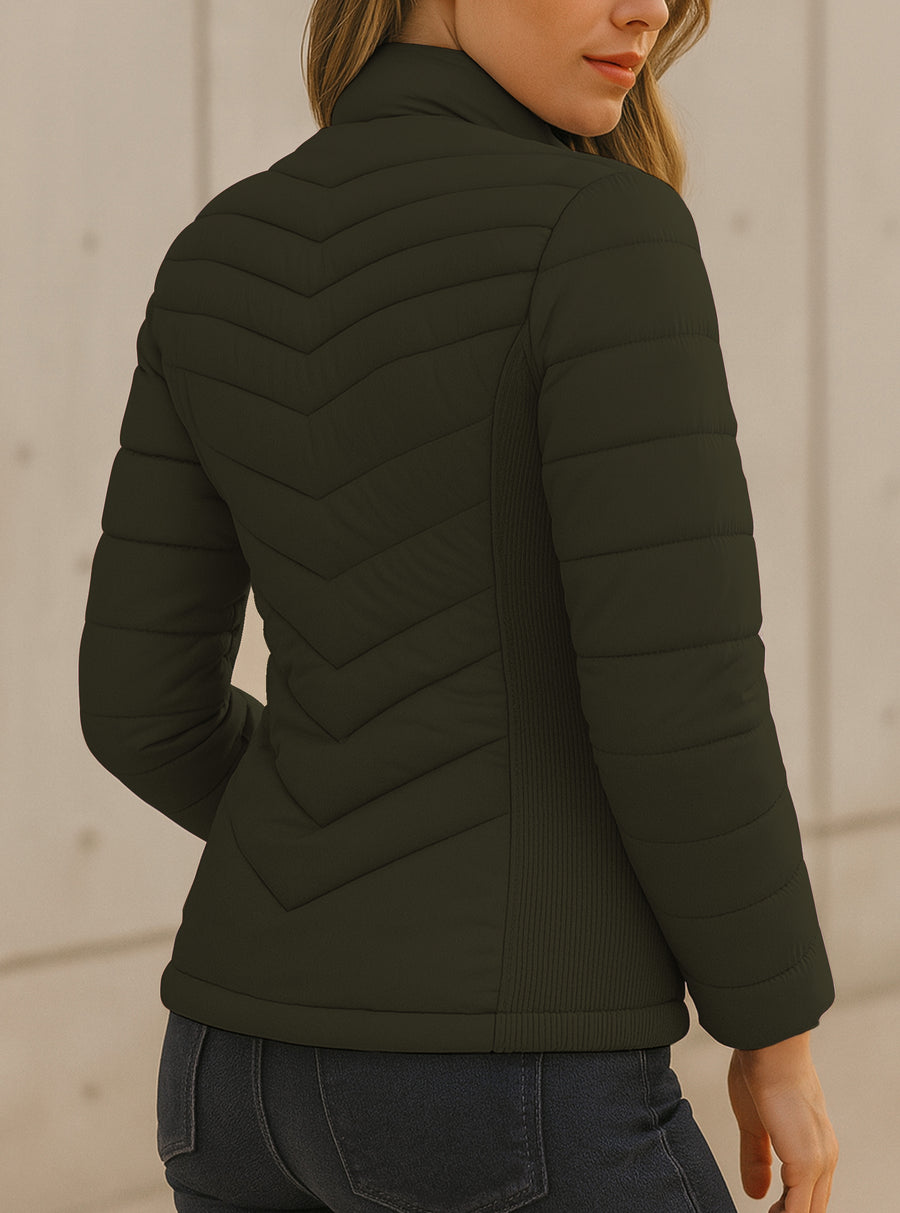 Chamarra Acolchada Mujer Ligera e Impermeable · Cuello Alto color Verde Militar