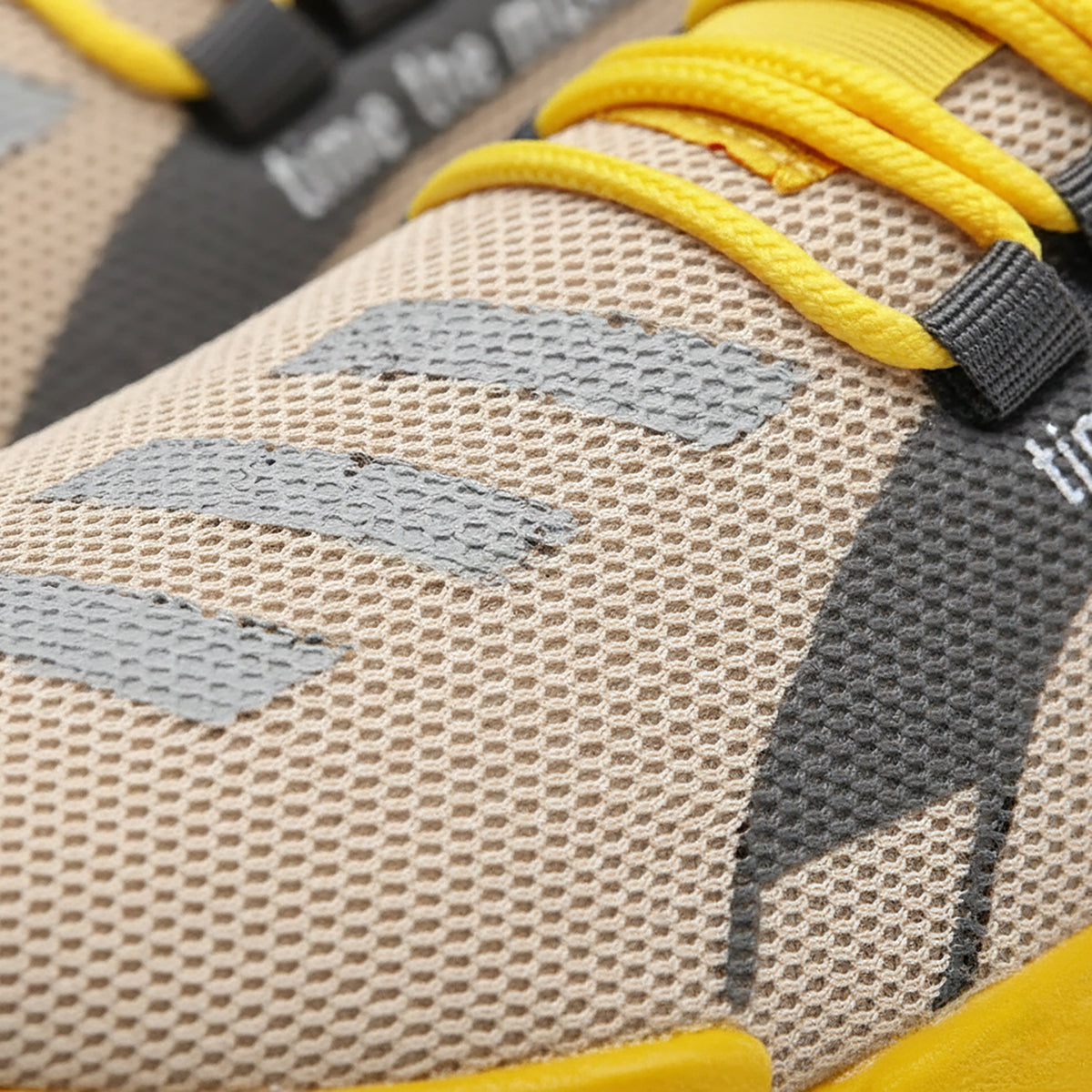 Tenis Deportivos Unisex de Malla Transpirable · Suela Ligera Antiderrapante · Tallas 39, 40 y 44 color Beige