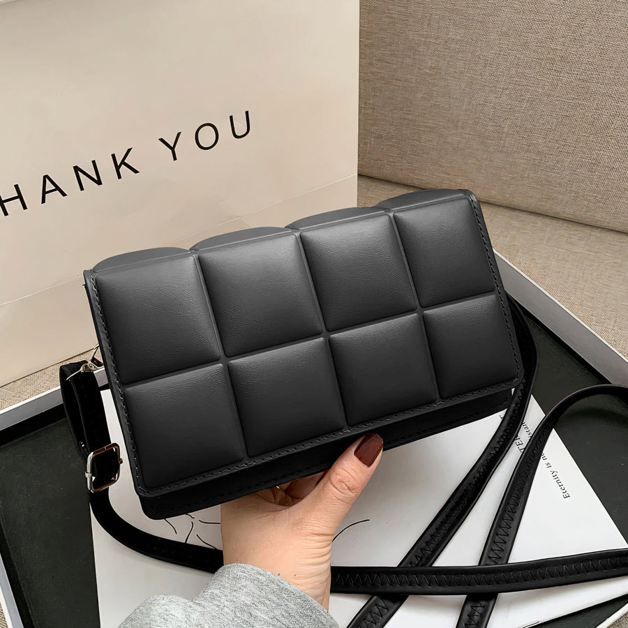 Bolsa Crossbody Mujer Acolchada con Broche Magnético 20.5 × 12.5 cm color Negro