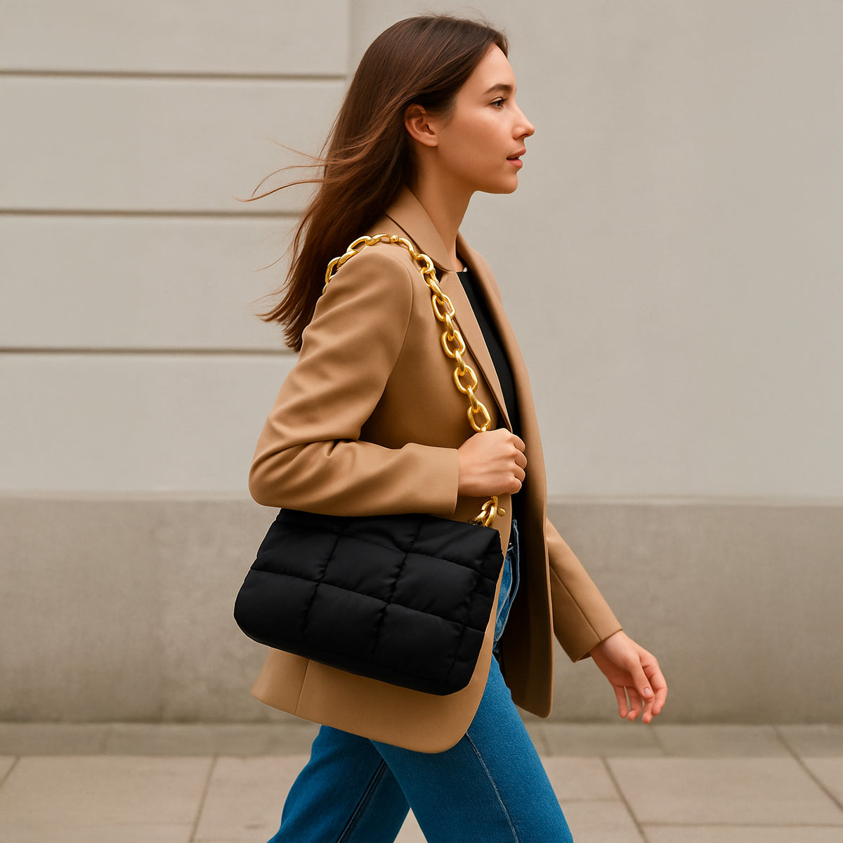 Bolsa Acolchada Mujer con Cadena Dorada · Bandolera 25 × 16 cm color Negro