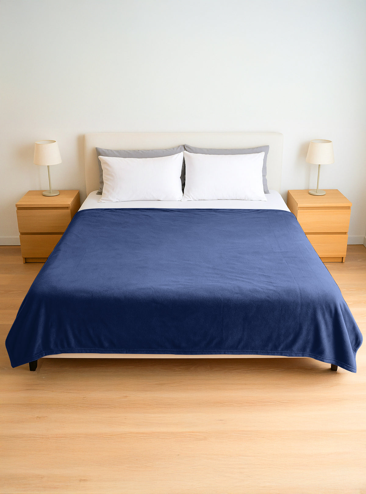 Cobija Ligera Suave 120 × 200 cm color Azul Marino