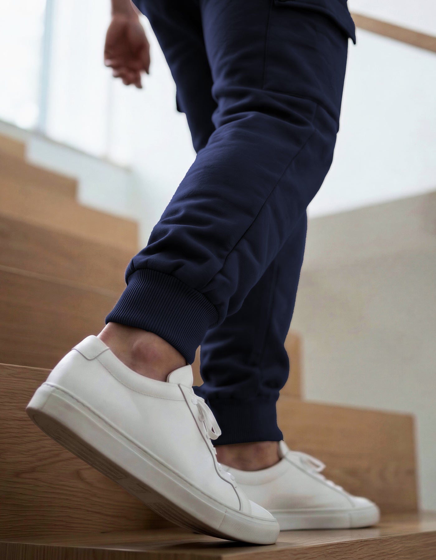 Pants Jogger Cargo Hombre Fleece con Bolsillos Laterales color Azul Marino