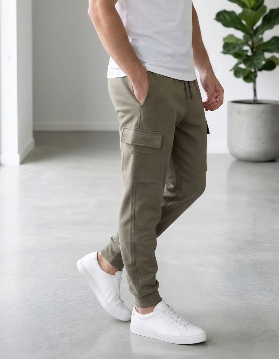 Pants Jogger Cargo Hombre Fleece con Bolsillos Laterales color Taupe