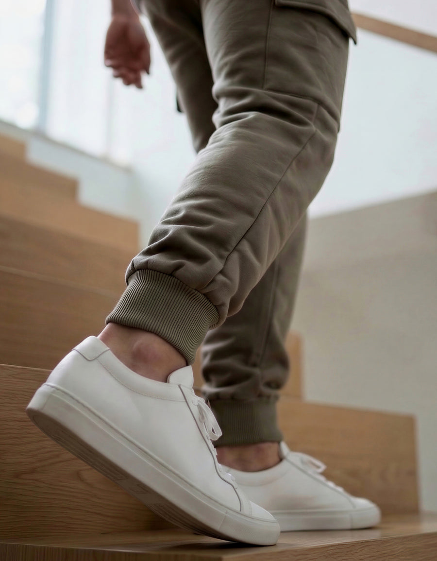 Pants Jogger Cargo Hombre Fleece con Bolsillos Laterales color Taupe