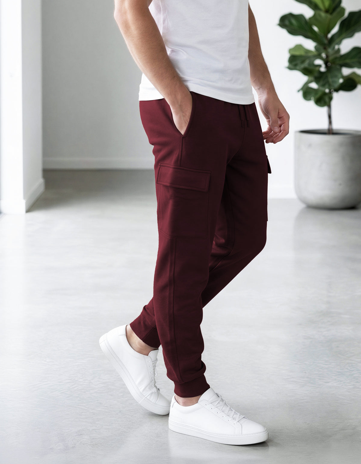 Pants Jogger Cargo Hombre Fleece con Bolsillos Laterales color Vino