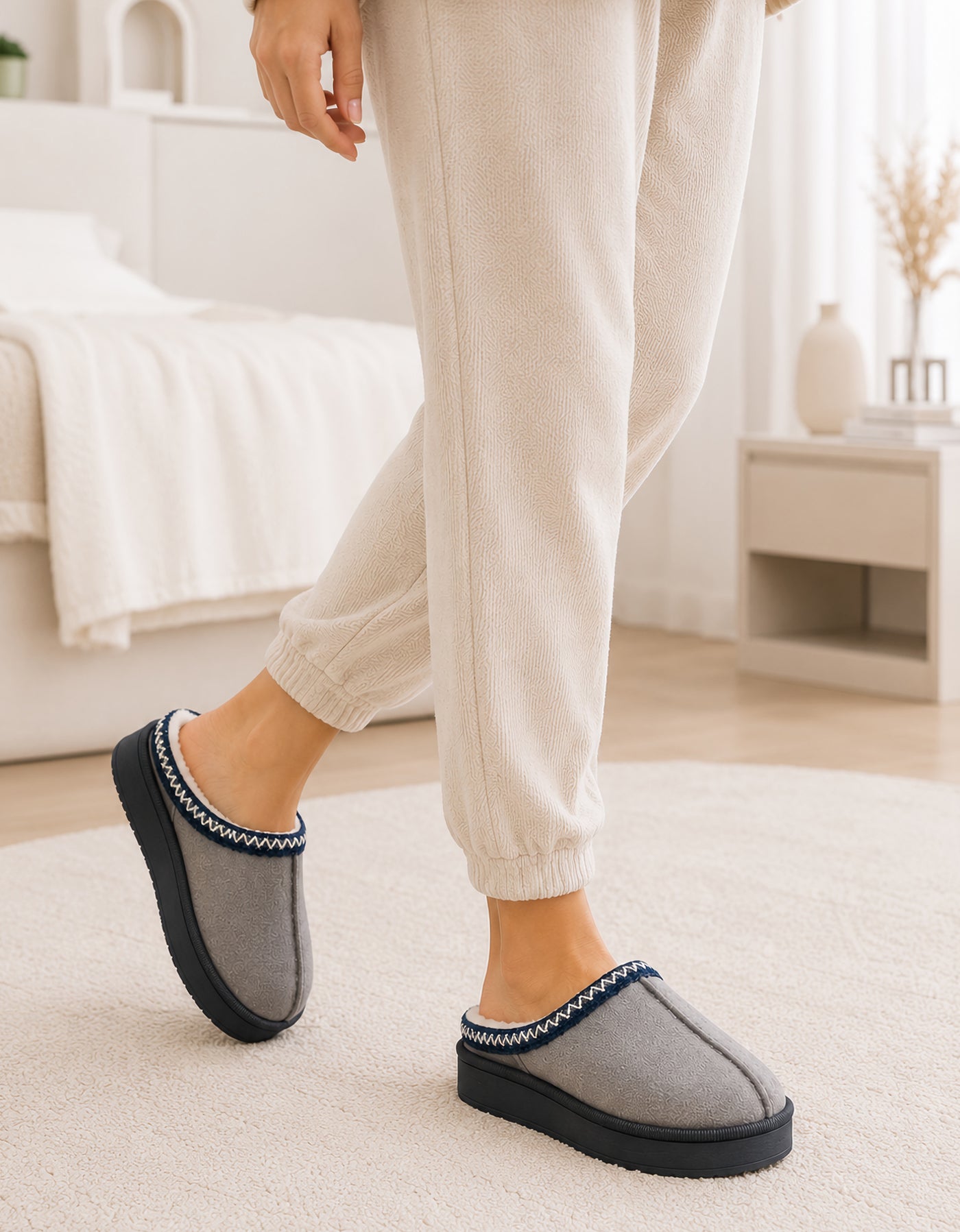 Pantuflas Cerradas Suaves Antiderrapantes color Gris